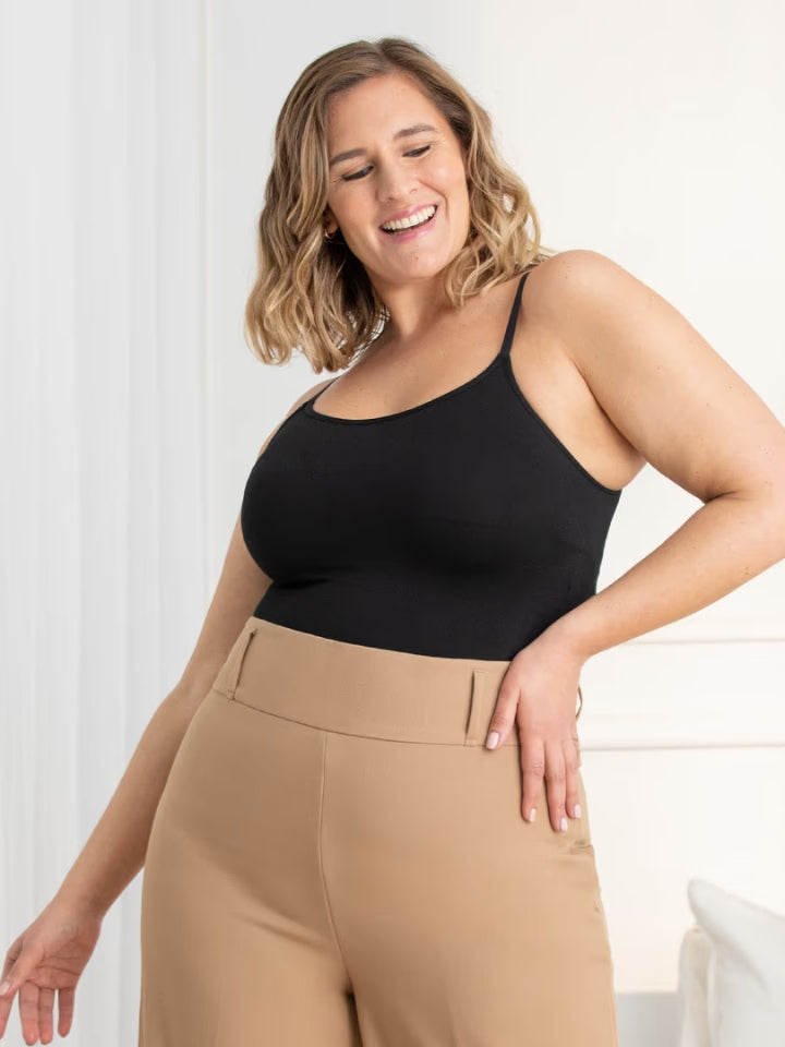 CurveFit™ – Formande Linne för En Slät Siluett & Perfekt Passform